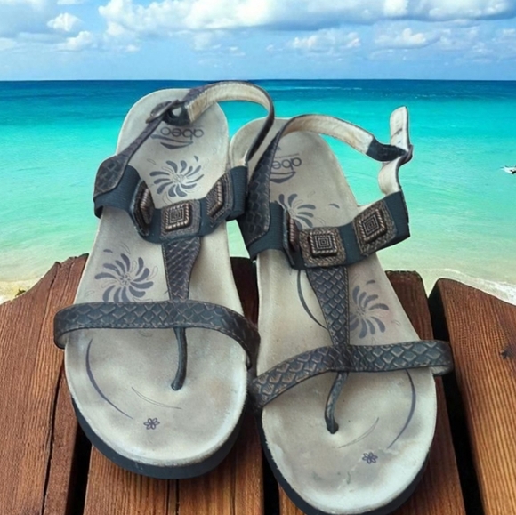 Abeo textured metallic neutral leather t strap thong sandals Cork bed. Sz 9 - Picture 1 of 9